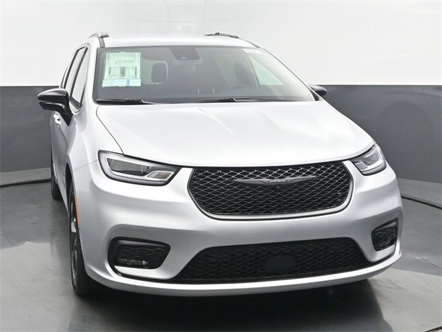 New 2026 Chrysler Pacifica Select image 8