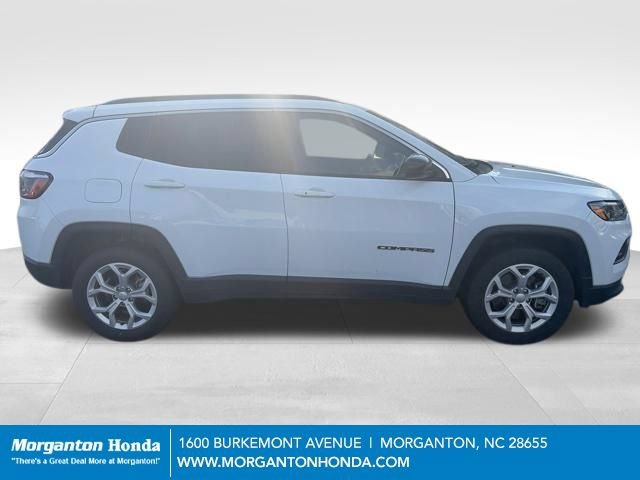 Used 2024 Jeep Compass Latitude AWD/4WD image 9