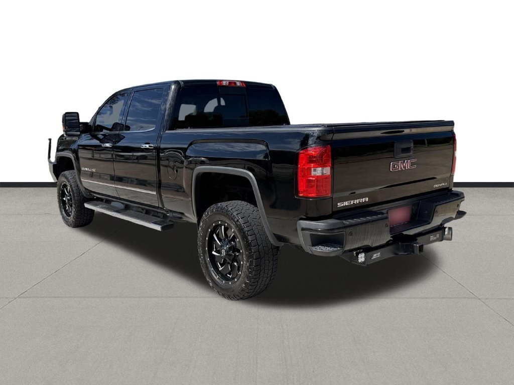 Used 2019 GMC Sierra 2500 Denali w/ Duramax Plus Package AWD/4WD image 7