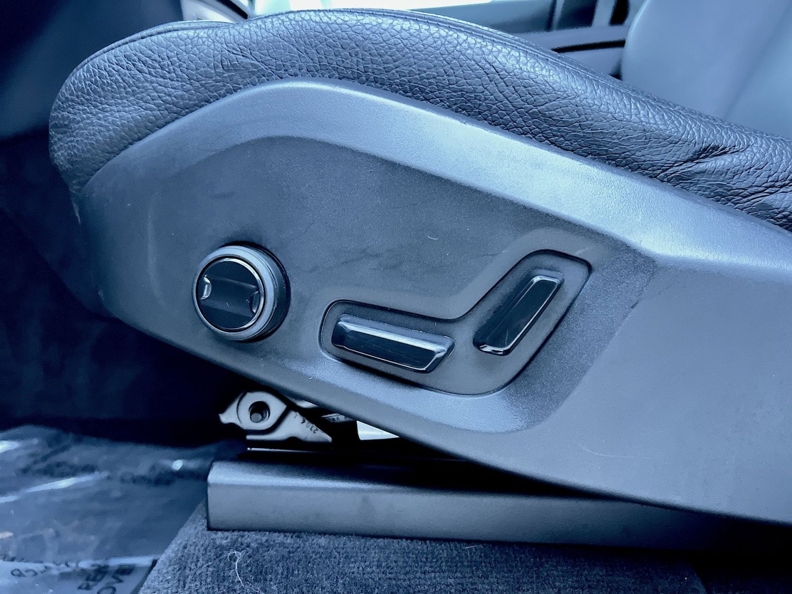 Certified 2023 Volvo XC90 B6 Plus image 14