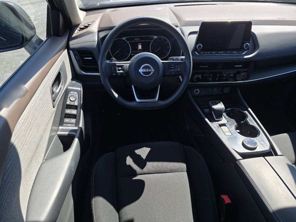 Used 2023 Nissan Rogue S image 17