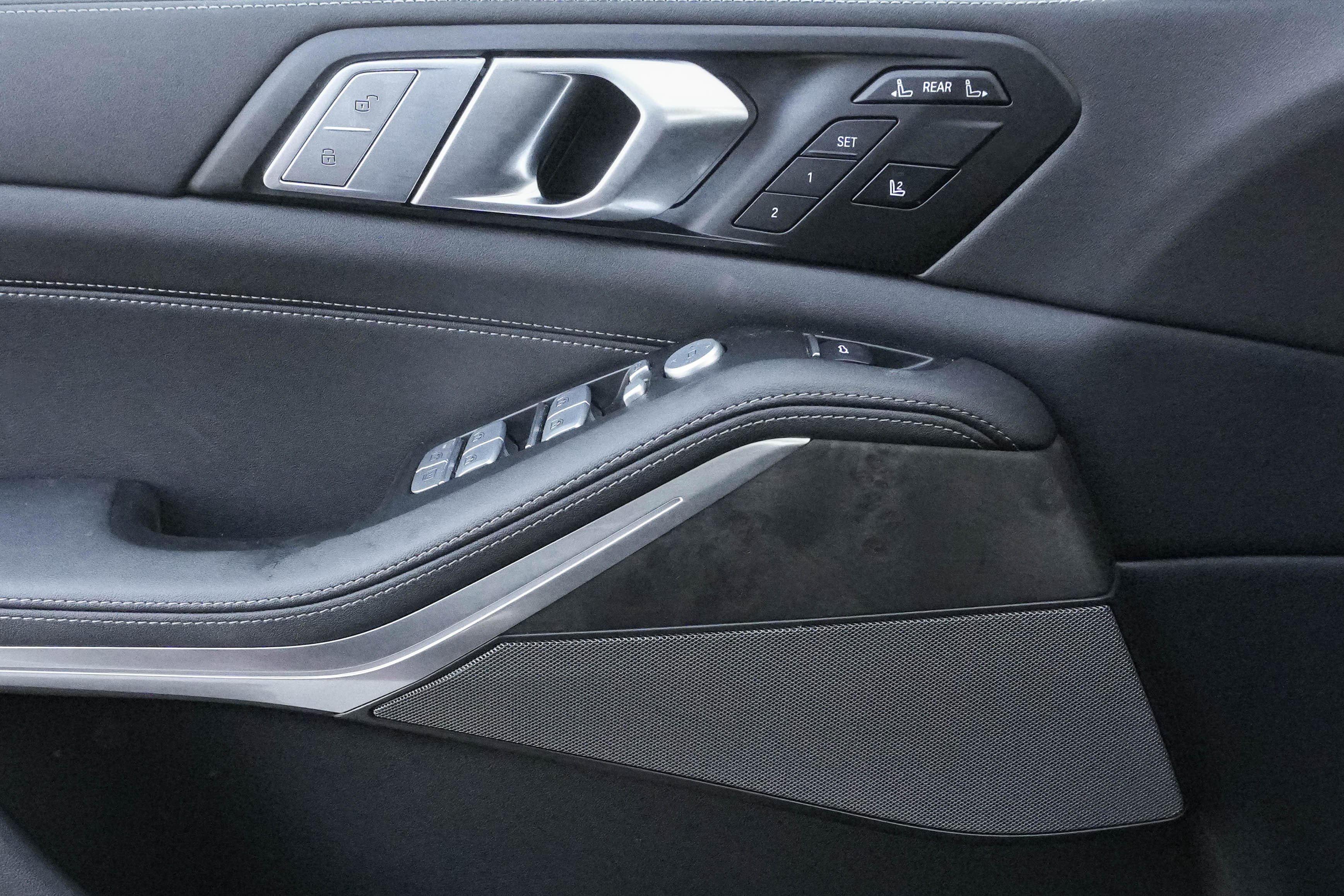 Used 2026 BMW X7 xDrive40i w/ Premium Package image 16