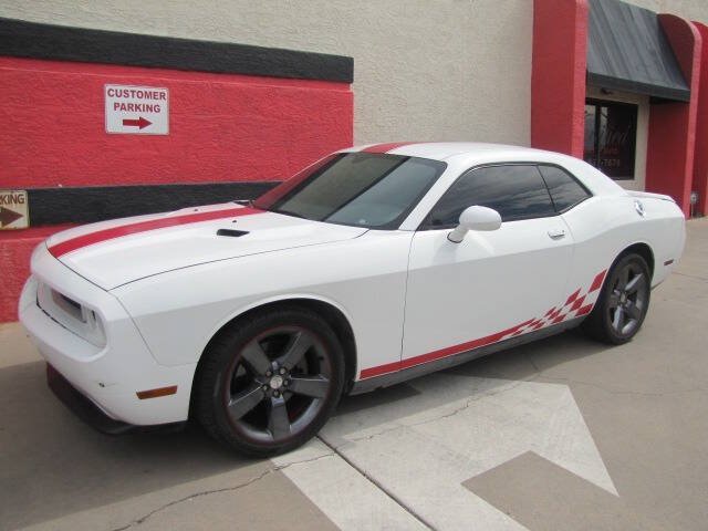 Used 2013 Dodge Challenger SXT RWD image 5
