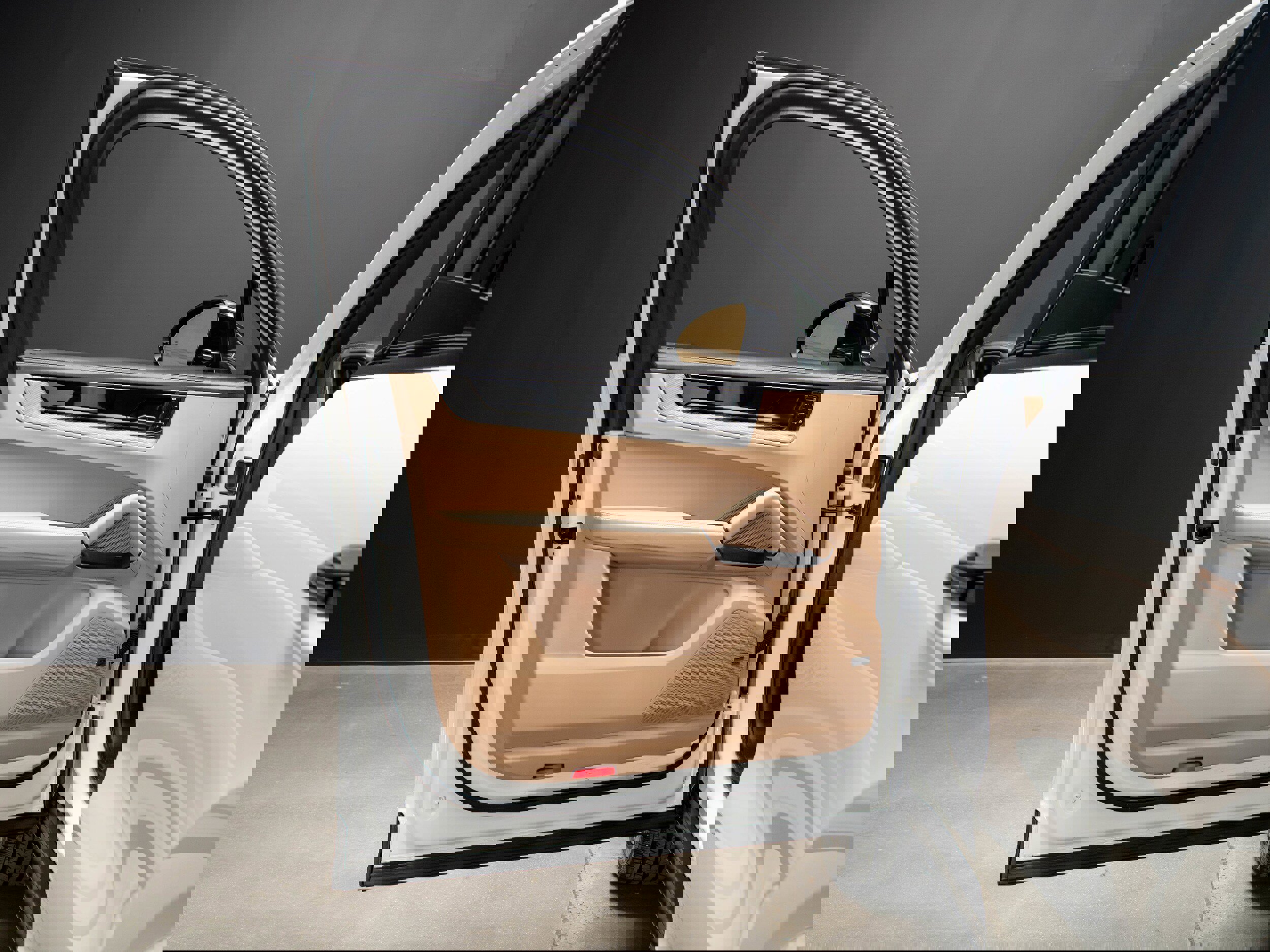 Certified 2024 Porsche Cayenne Coupe image 32