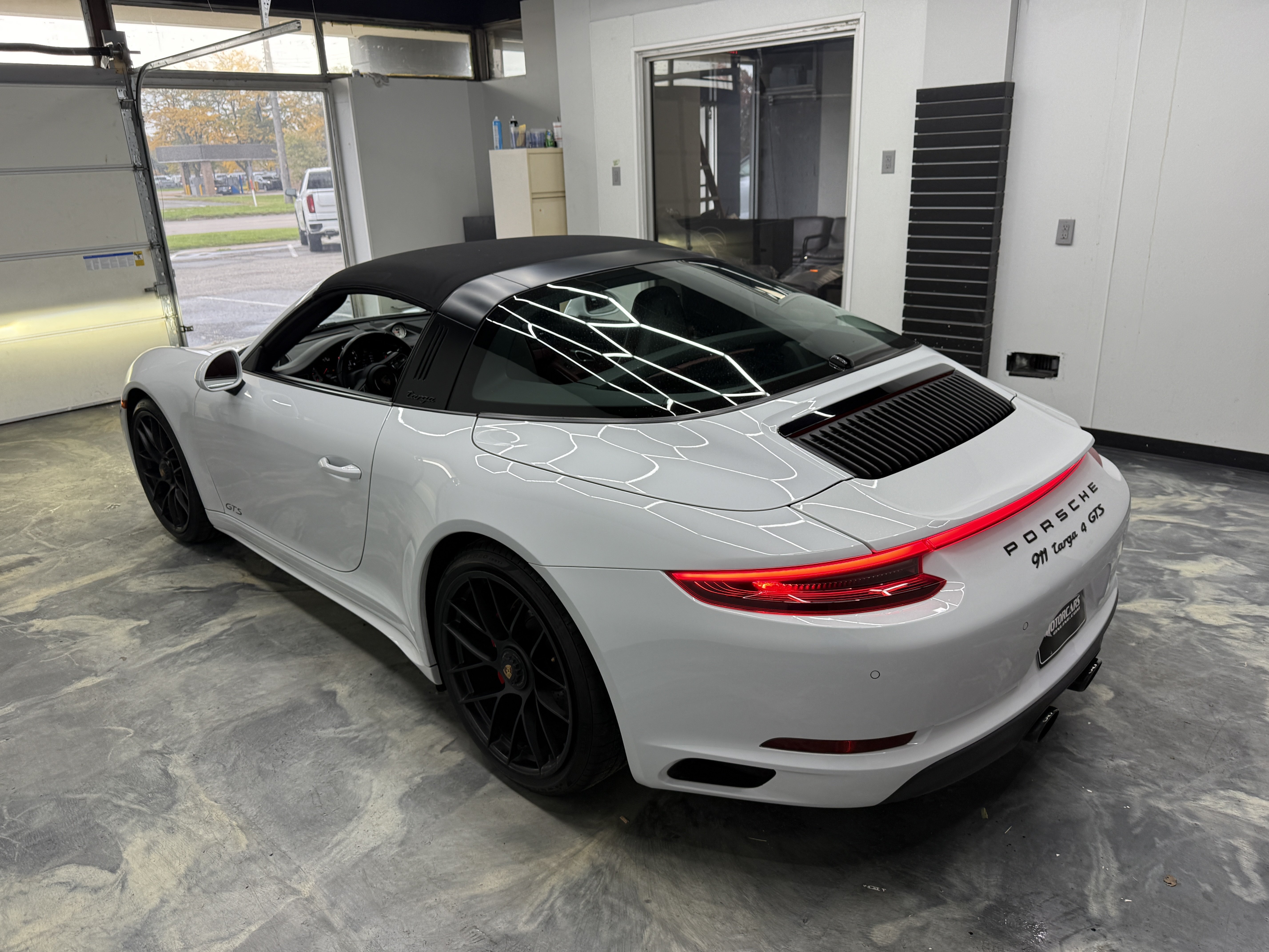 Used 2019 Porsche 911 Targa 4 GTS AWD/4WD image 11