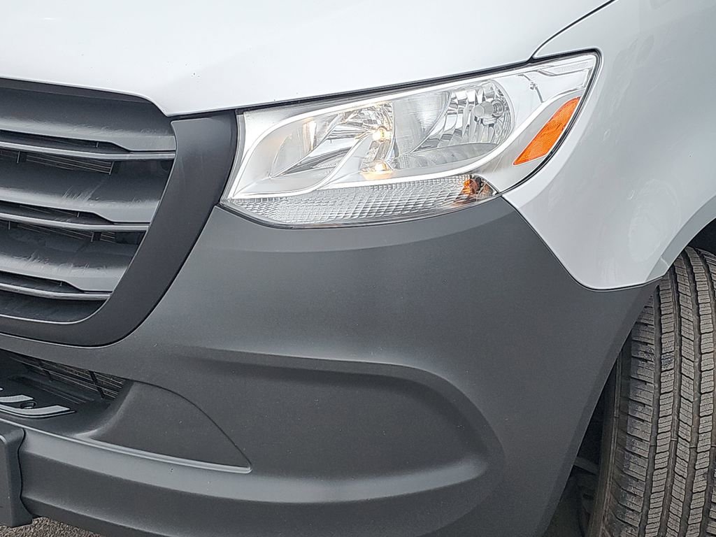 Used 2024 Mercedes-Benz Sprinter 2500 image 32