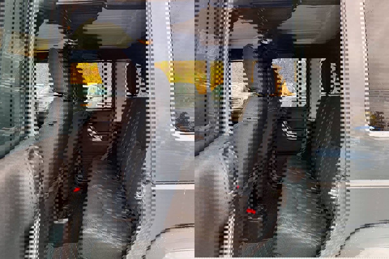 Used 2015 Jeep Wrangler Unlimited Sahara w/ Connectivity Group image 9