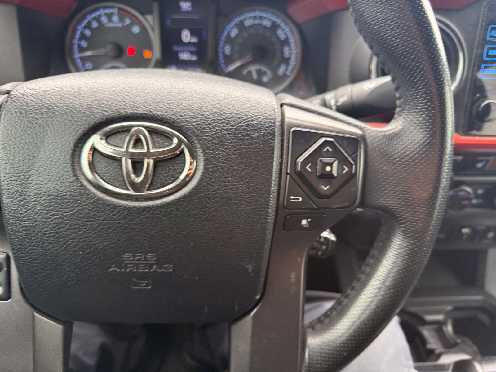 Used 2017 Toyota Tacoma TRD Off-Road AWD/4WD image 21