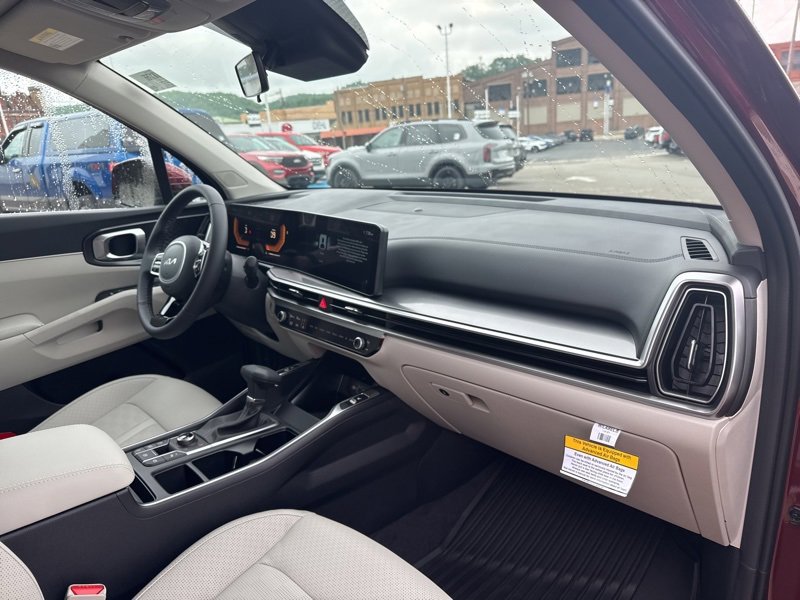 Used 2025 Kia Sorento S image 17