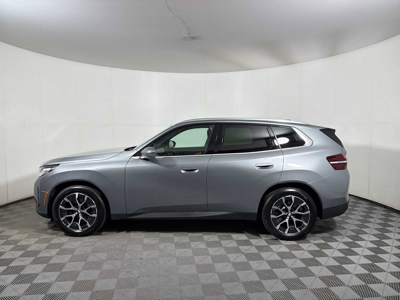 Used 2026 BMW X3 xDrive30i w/ Premium Package AWD/4WD image 4