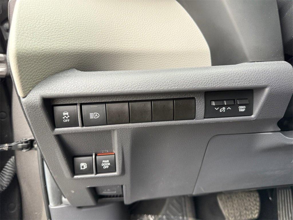 Used 2024 Toyota Sienna LE image 20