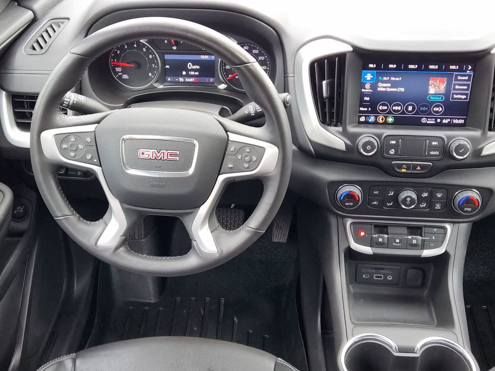 Used 2022 GMC Terrain SLT w/ Tech Package FWD image 25