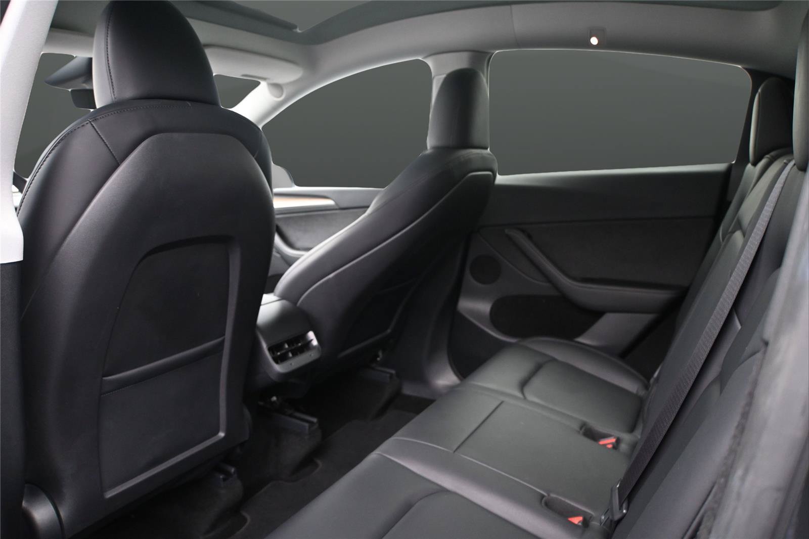 Used 2024 Tesla Model Y 2WD image 9