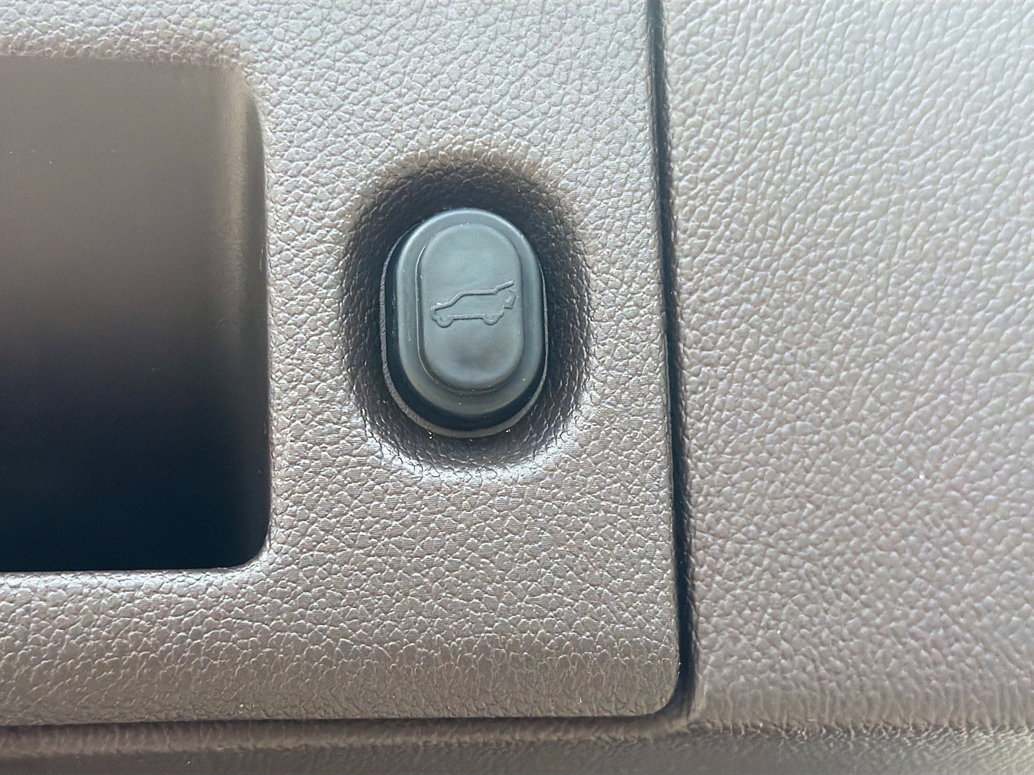 Used 2016 GMC Yukon Denali w/ Open Road Package image 14