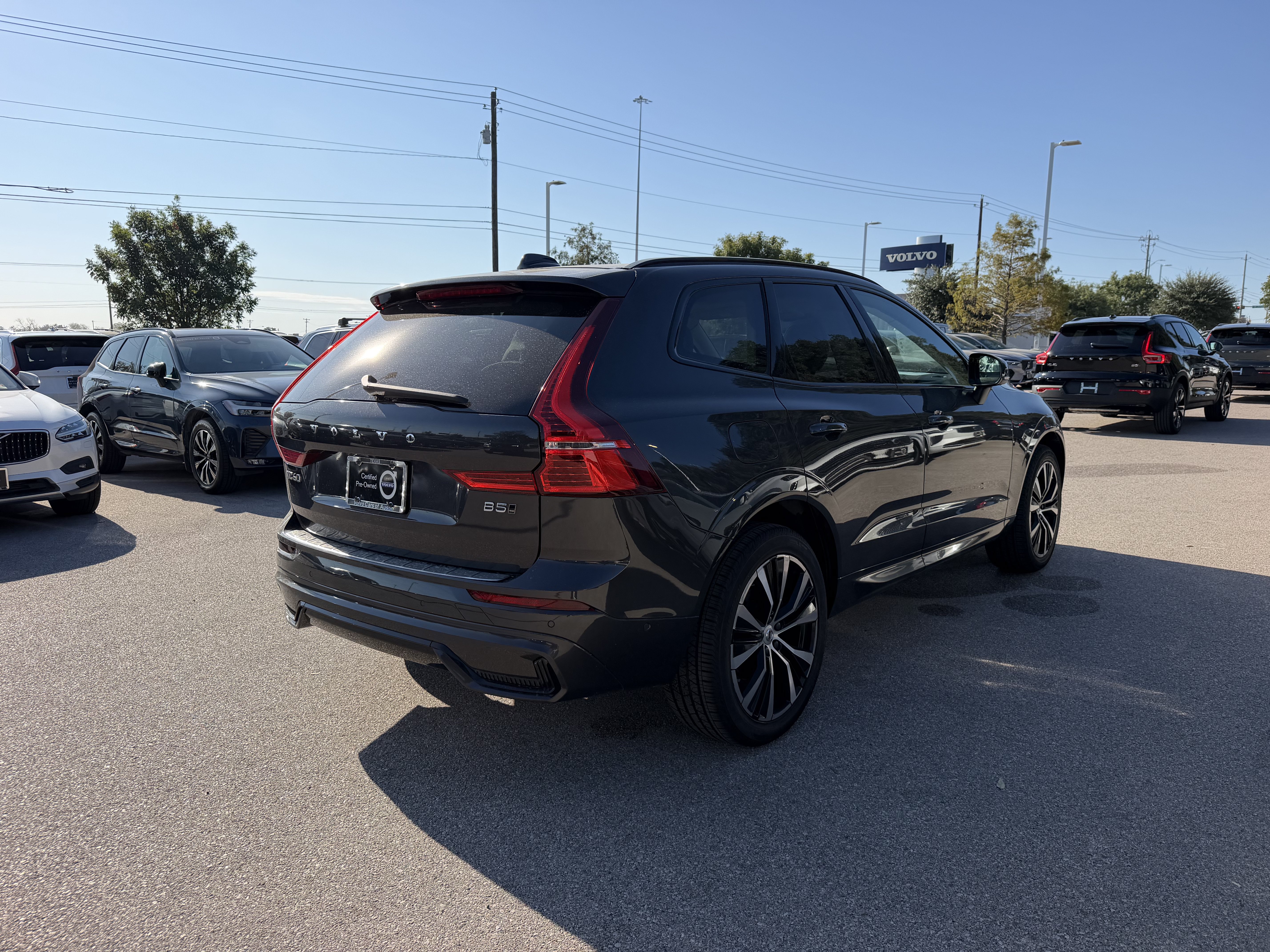 Certified 2024 Volvo XC60 B5 Plus w/ Protection Package Premier AWD/4WD image 6