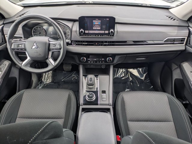 Used 2024 Mitsubishi Outlander ES image 16