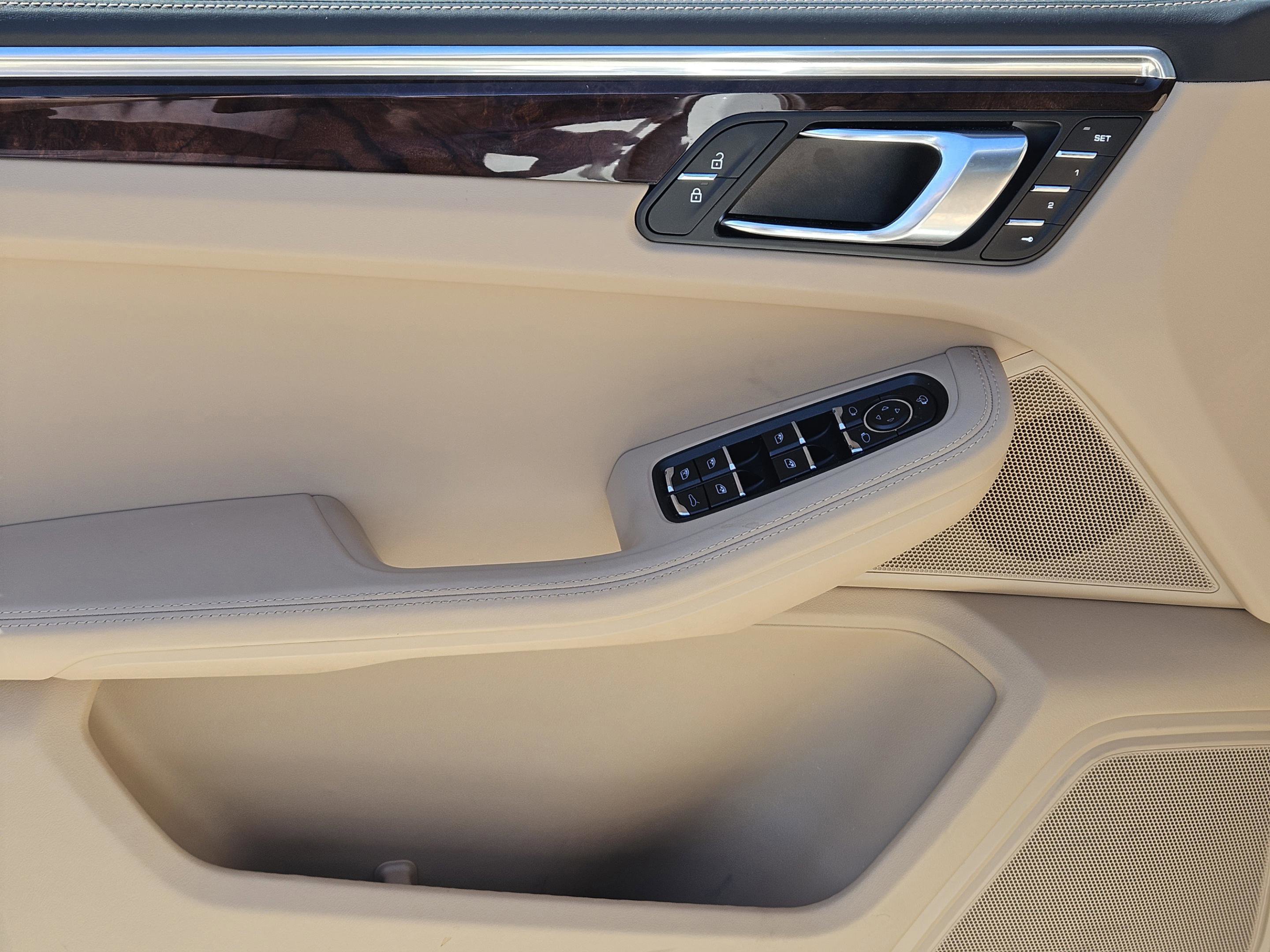 Certified 2023 Porsche Macan Turbo image 22