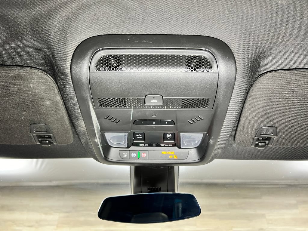 Used 2025 Cadillac XT6 Premium Luxury FWD image 25