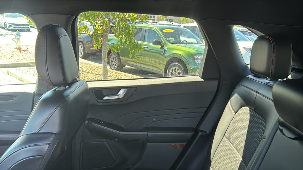 Used 2024 Ford Escape ST-Line w/ Tech Pack #1 AWD/4WD image 29