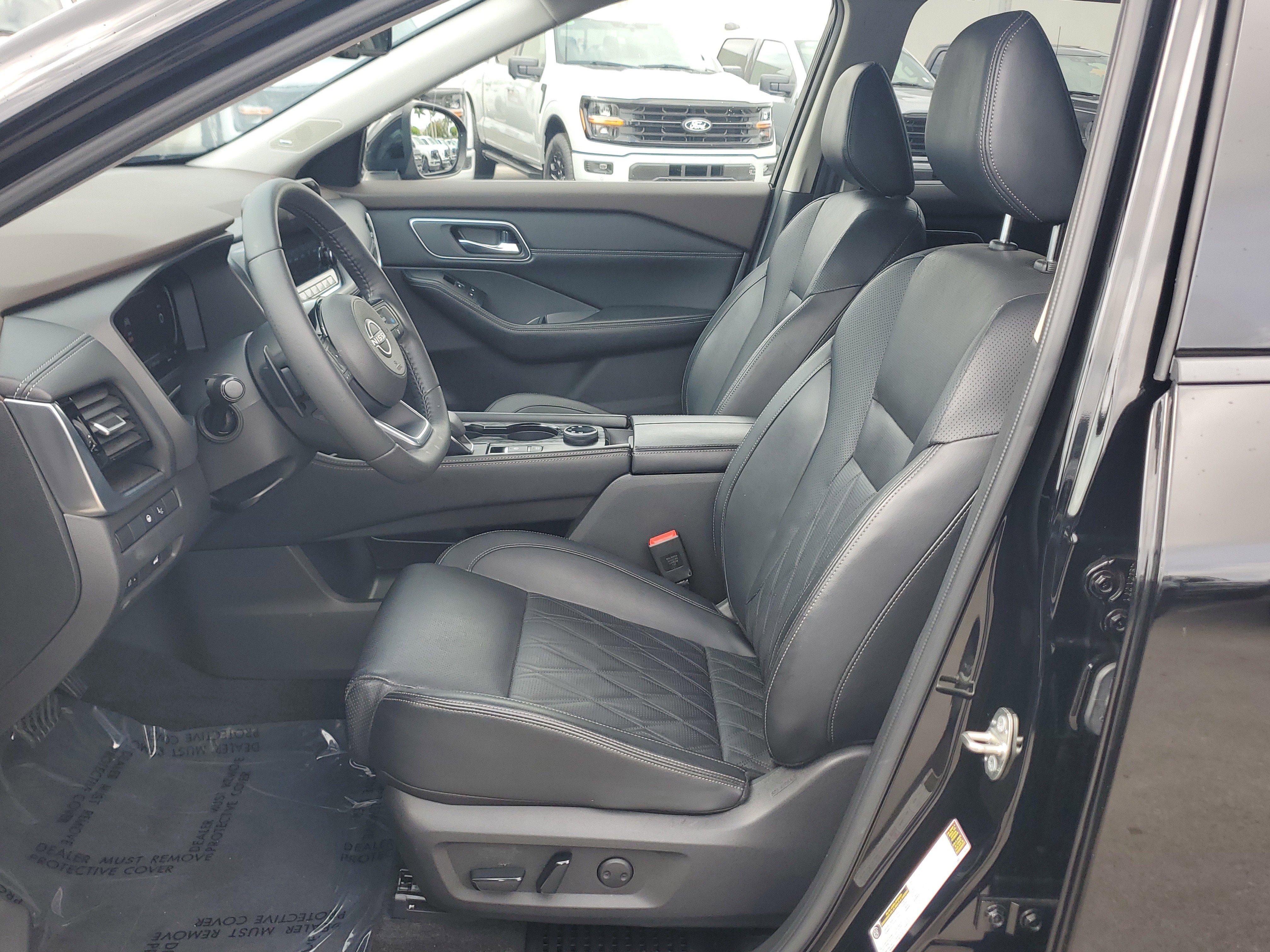 Used 2023 Nissan Rogue Platinum w/ Platinum Premium Package image 18