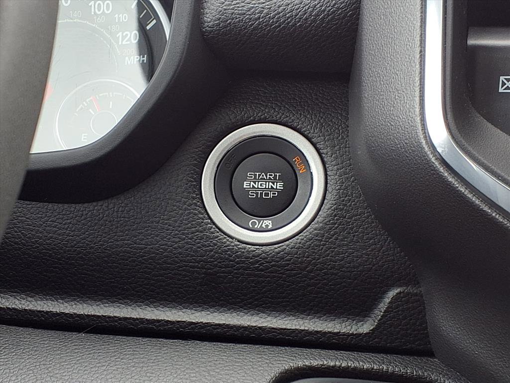 Used 2025 RAM 1500 Laramie AWD/4WD image 11