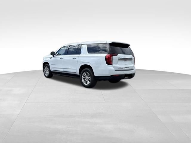 Used 2023 GMC Yukon XL SLT w/ SLT Premium Package image 3