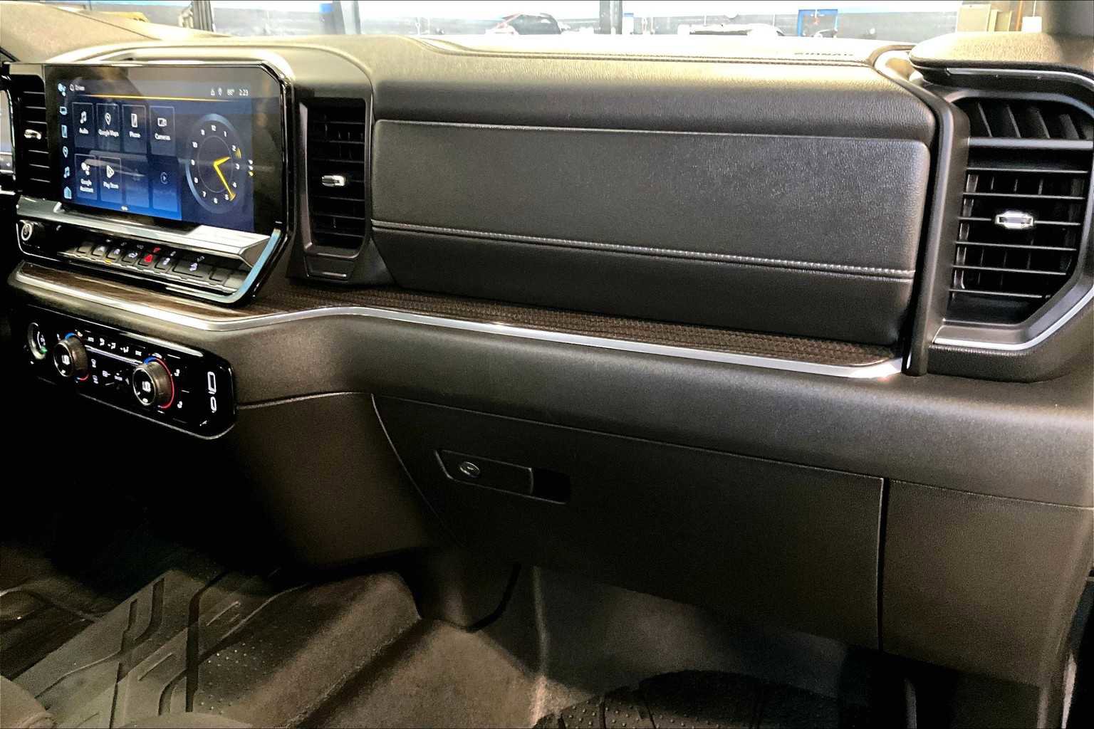 Used 2024 Chevrolet Silverado 1500 RST w/ Z71 Off-Road Package image 13