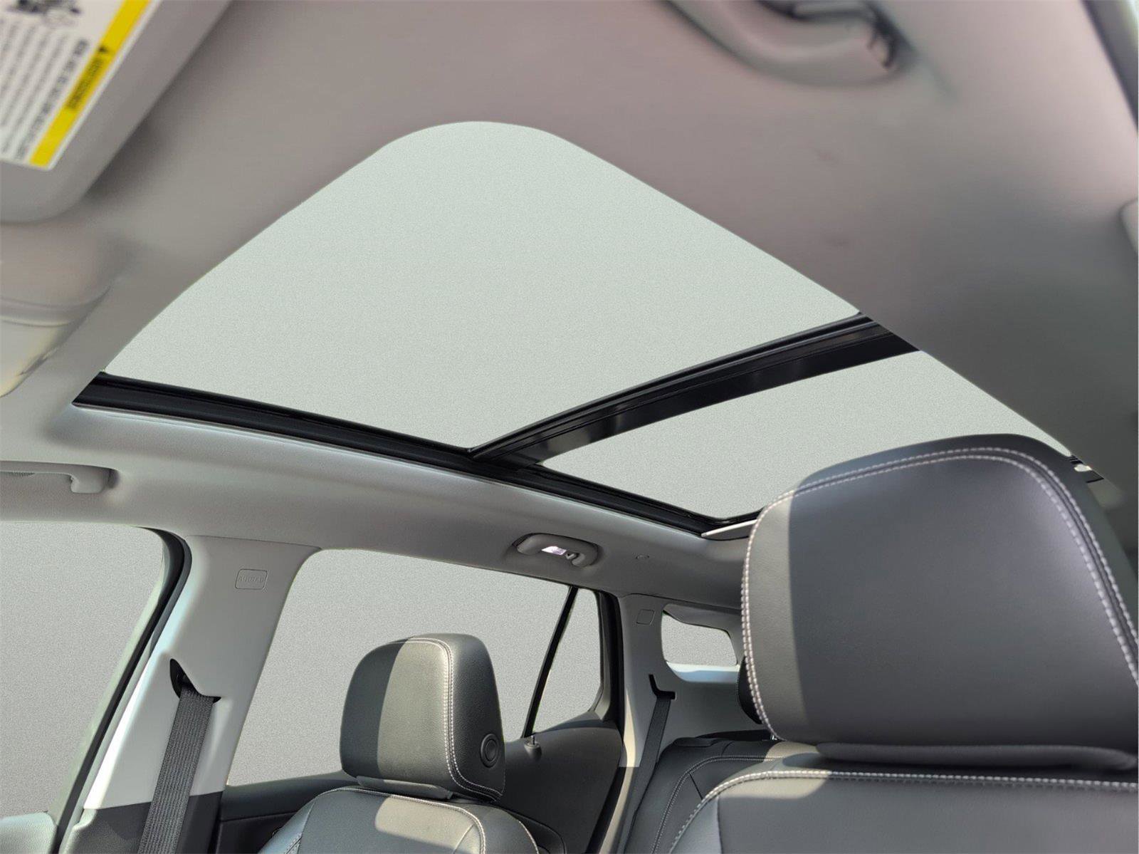 Used 2023 GMC Terrain SLT FWD image 12