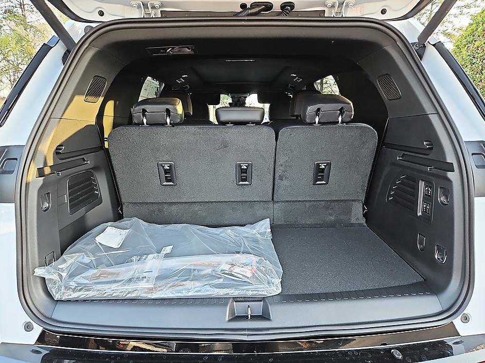 New 2026 Chevrolet Traverse High Country image 12