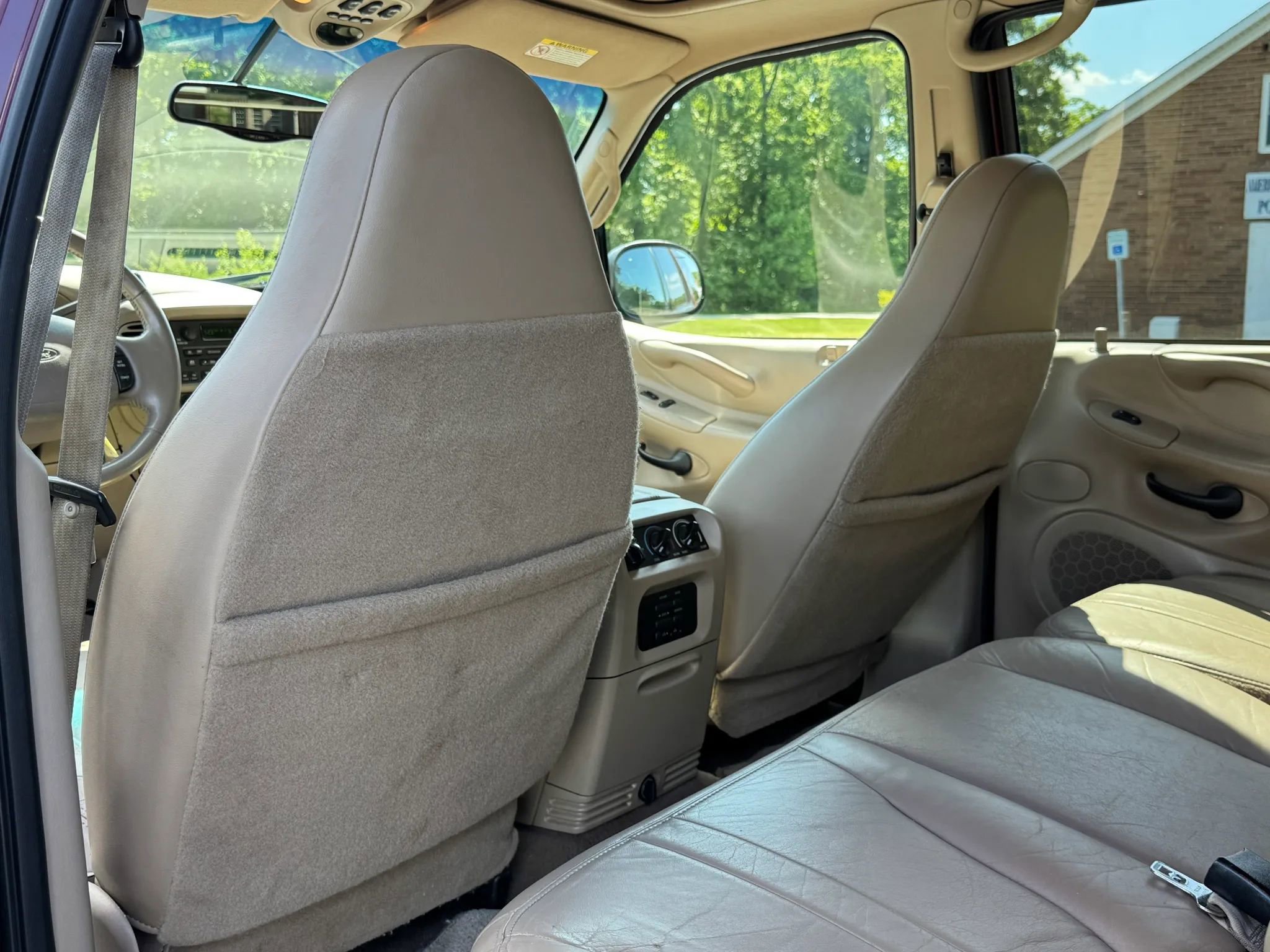 Used 2001 Ford Expedition Eddie Bauer RWD image 16