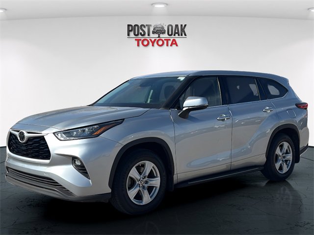 Used 2020 Toyota Highlander LE image 3