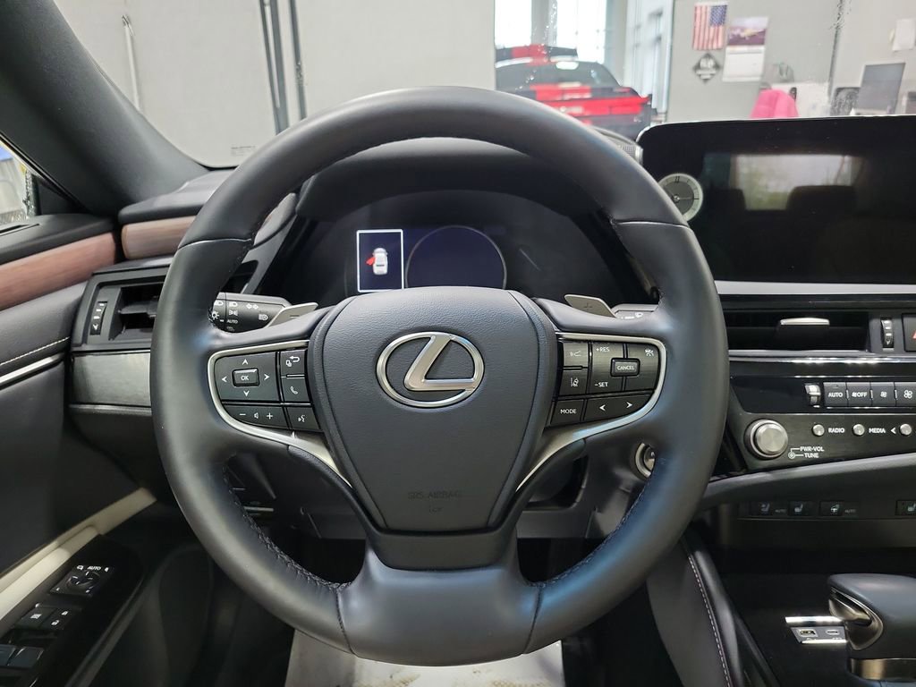 Used 2024 Lexus ES 300h w/ Premium Package FWD image 29