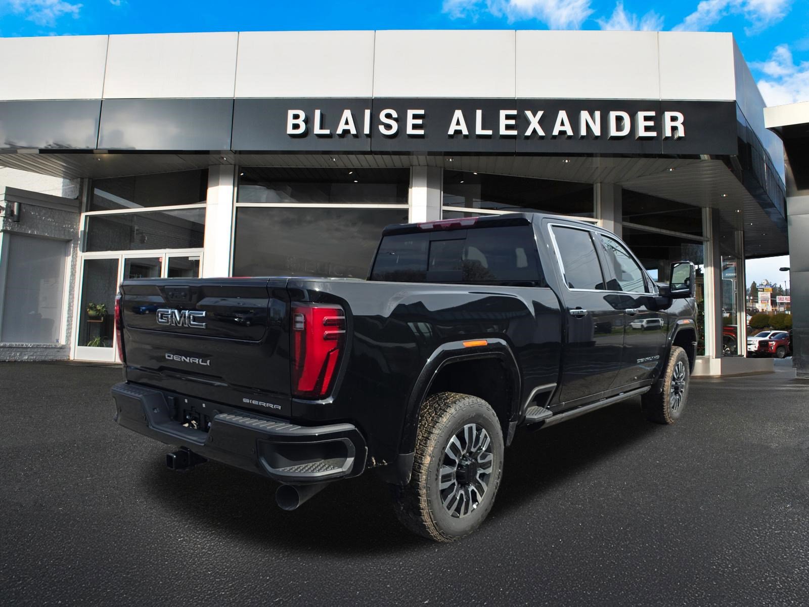 New 2026 GMC Sierra 2500 Denali Ultimate video 3