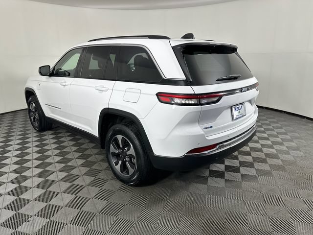Used 2023 Jeep Grand Cherokee 4WD 4xe image 3