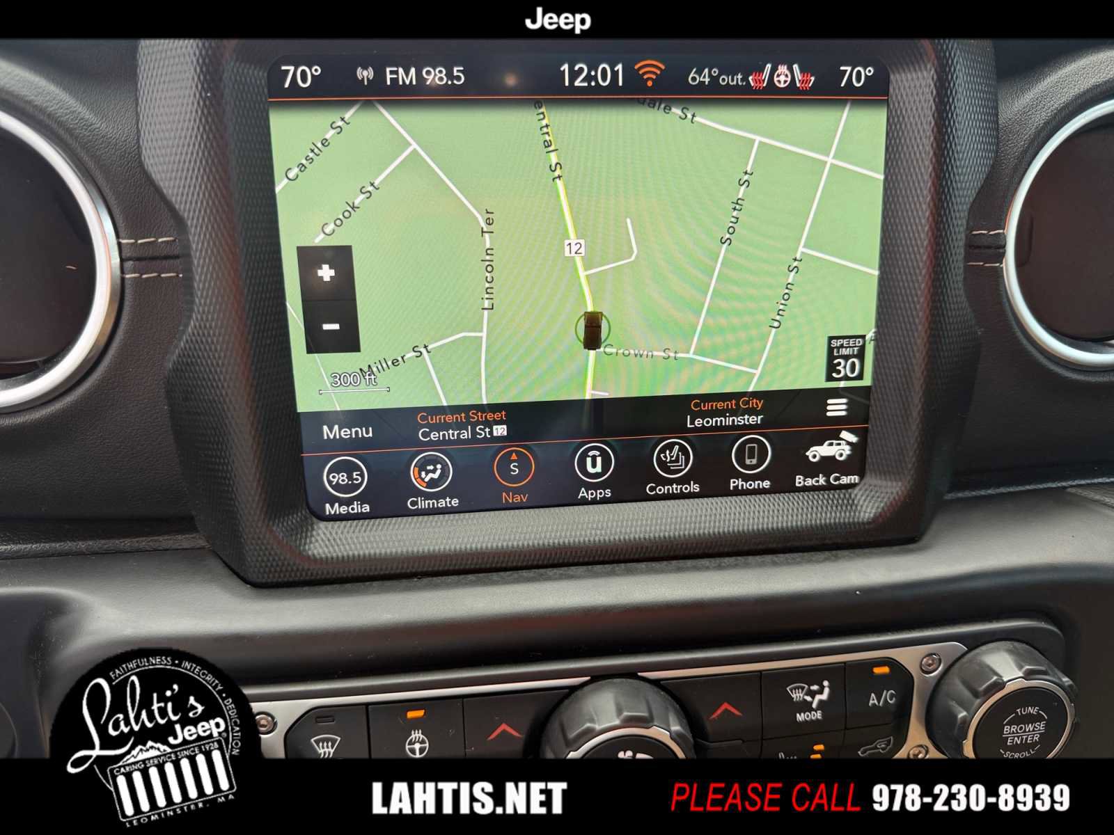 Used 2022 Jeep Wrangler Unlimited Sahara w/ Cold Weather Group image 36