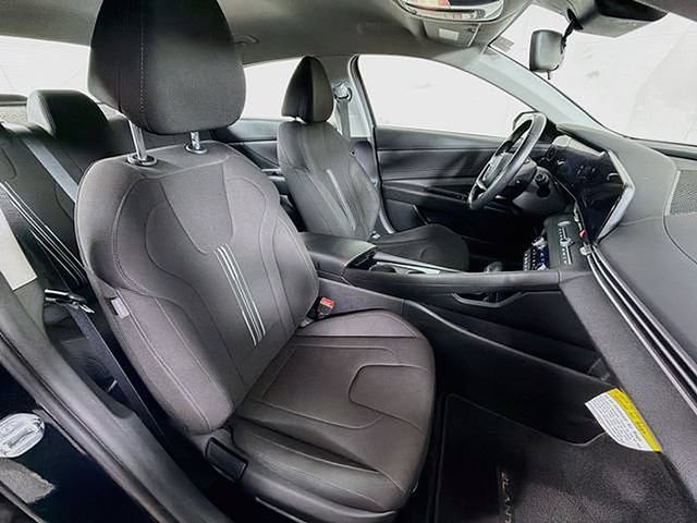 Used 2023 Hyundai Elantra SEL w/ Convenience Package FWD image 45