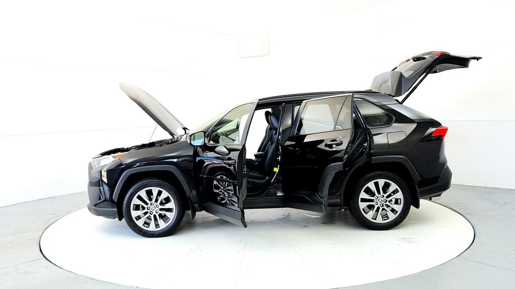 Used 2021 Toyota RAV4 XLE Premium AWD/4WD image 10