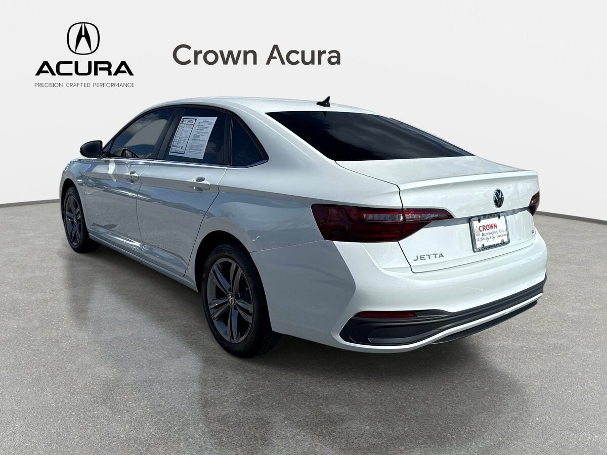 Used 2022 Volkswagen Jetta SE FWD image 3