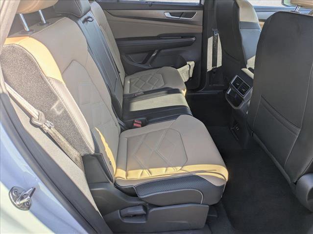 Used 2024 Volkswagen Atlas Cross Sport SE image 19