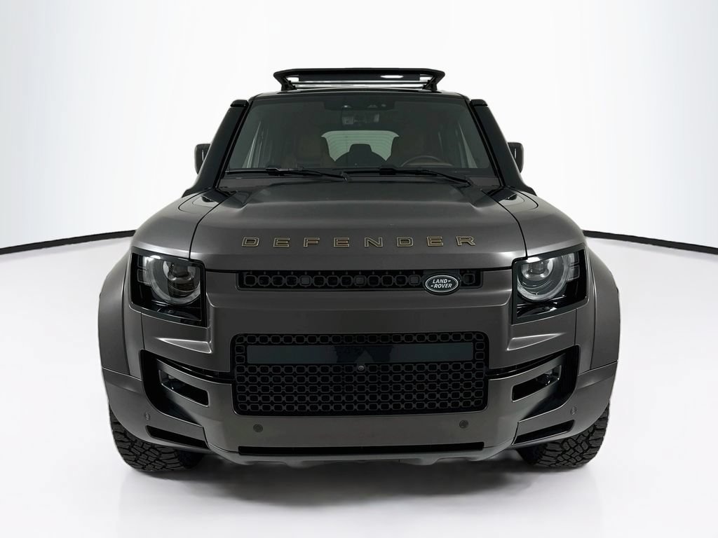 Used 2025 Land Rover Defender 110 AWD/4WD image 6