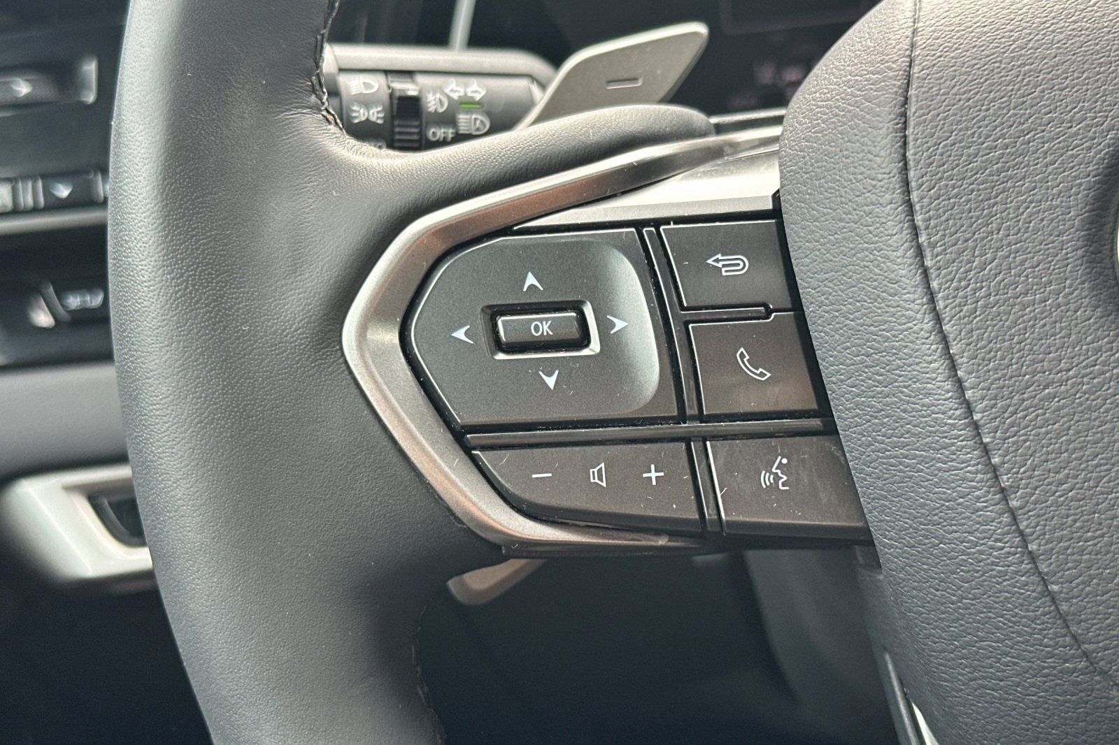 Certified 2023 Lexus RX 350h w/ Cold Area Package image 30