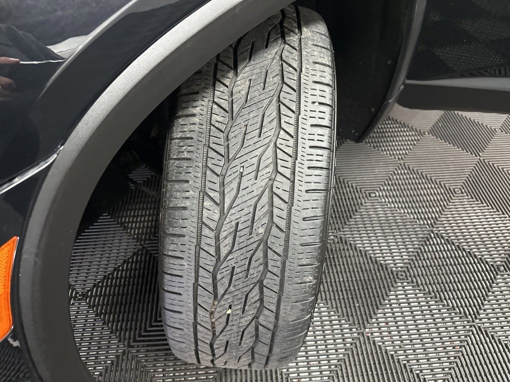 Used 2023 Chevrolet Traverse RS image 48