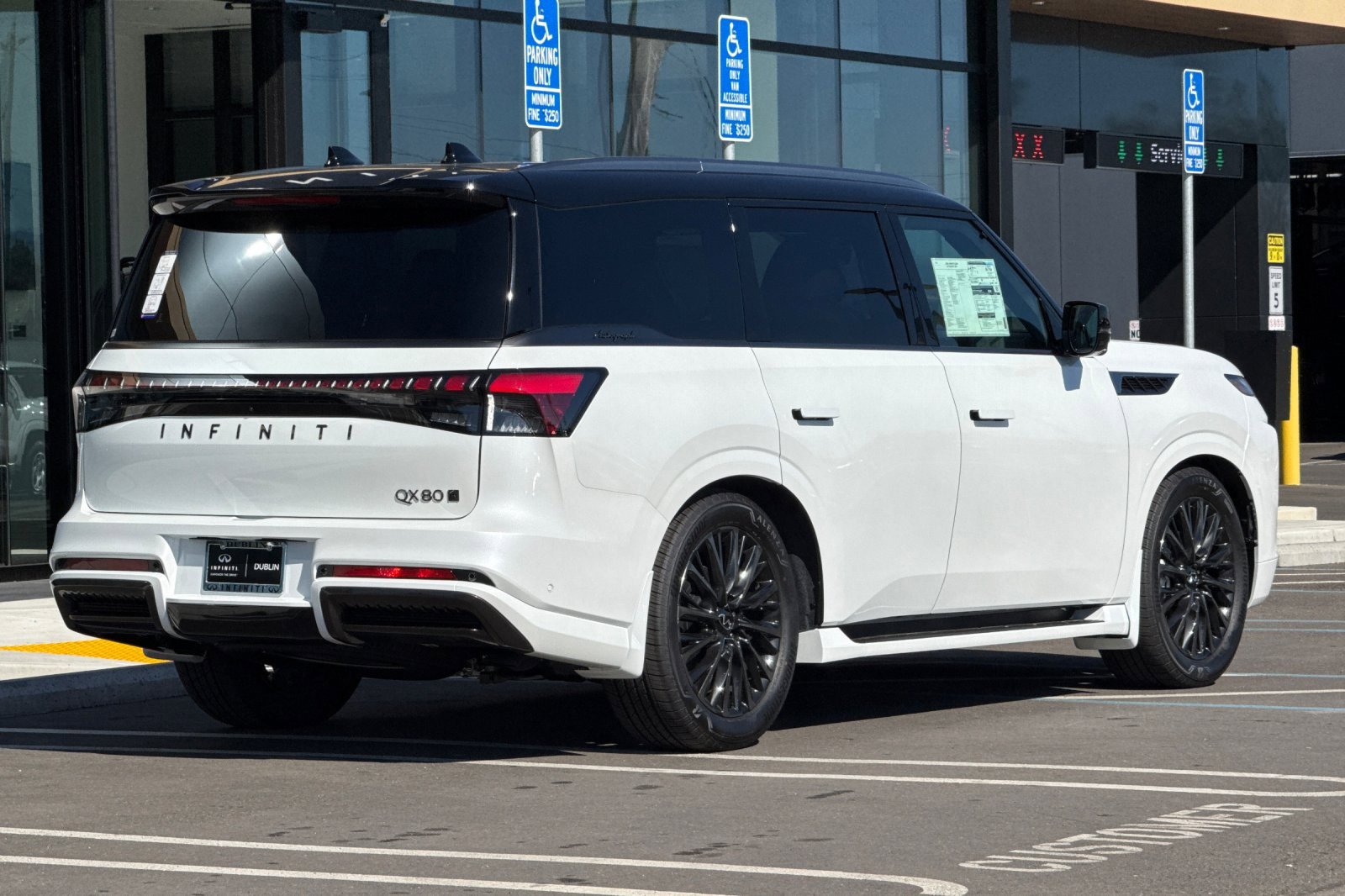 New 2026 INFINITI QX80 Autograph w/ Premium Cargo Package image 5