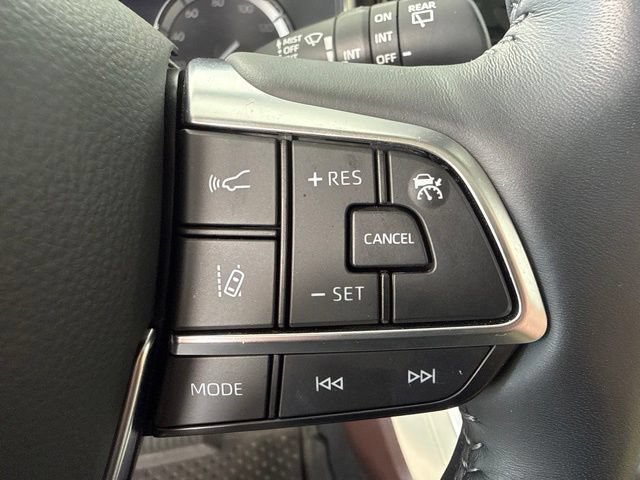 Used 2020 Toyota Highlander Limited AWD/4WD image 18