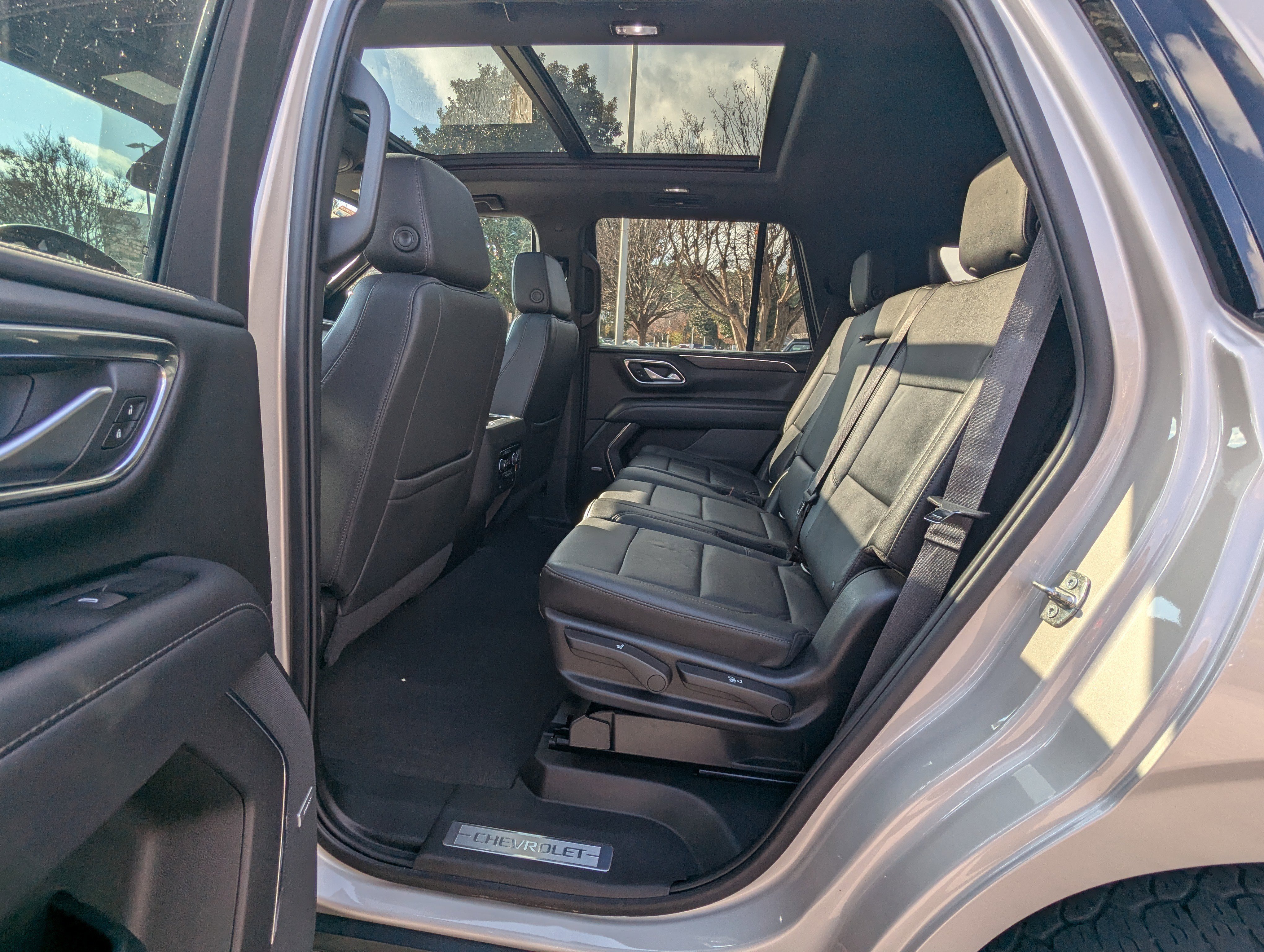 Used 2022 Chevrolet Tahoe Z71 image 11