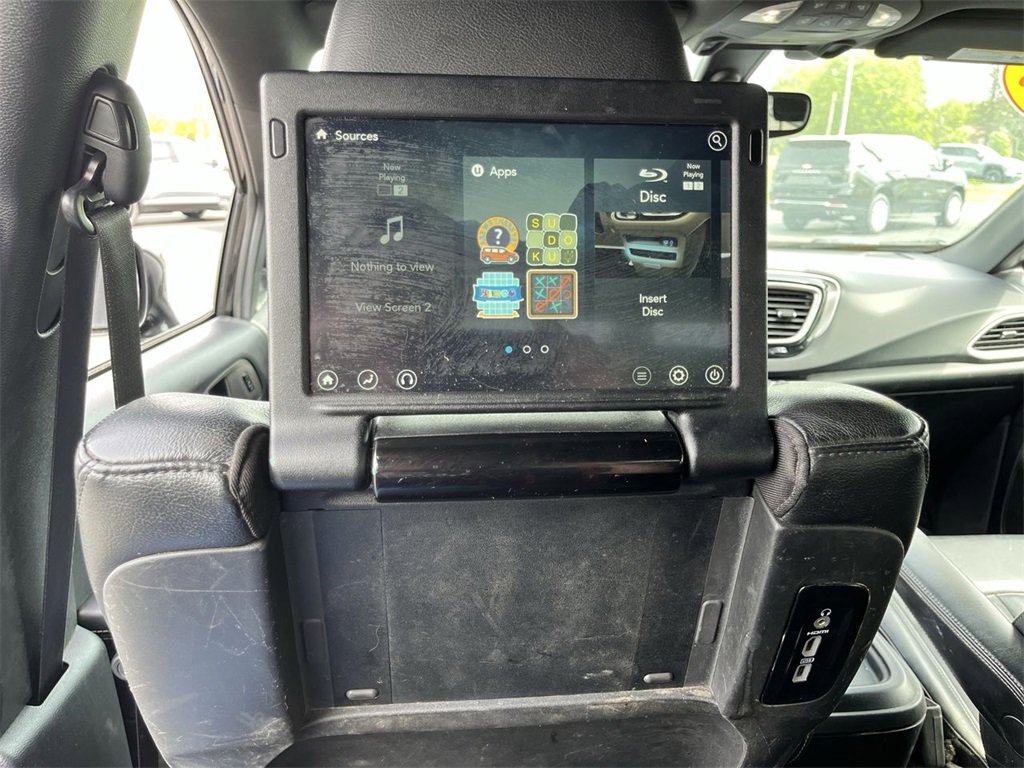 Used 2020 Chrysler Pacifica Touring-L image 22