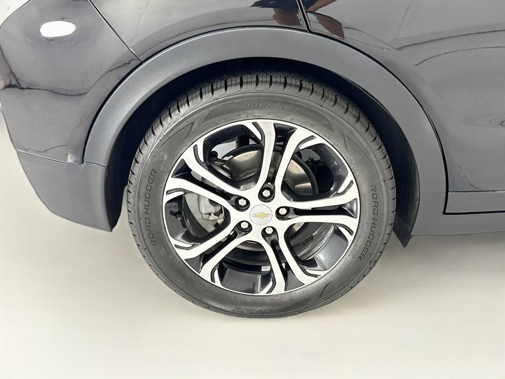 Used 2019 Chevrolet Bolt Premier w/ Infotainment Package FWD image 31