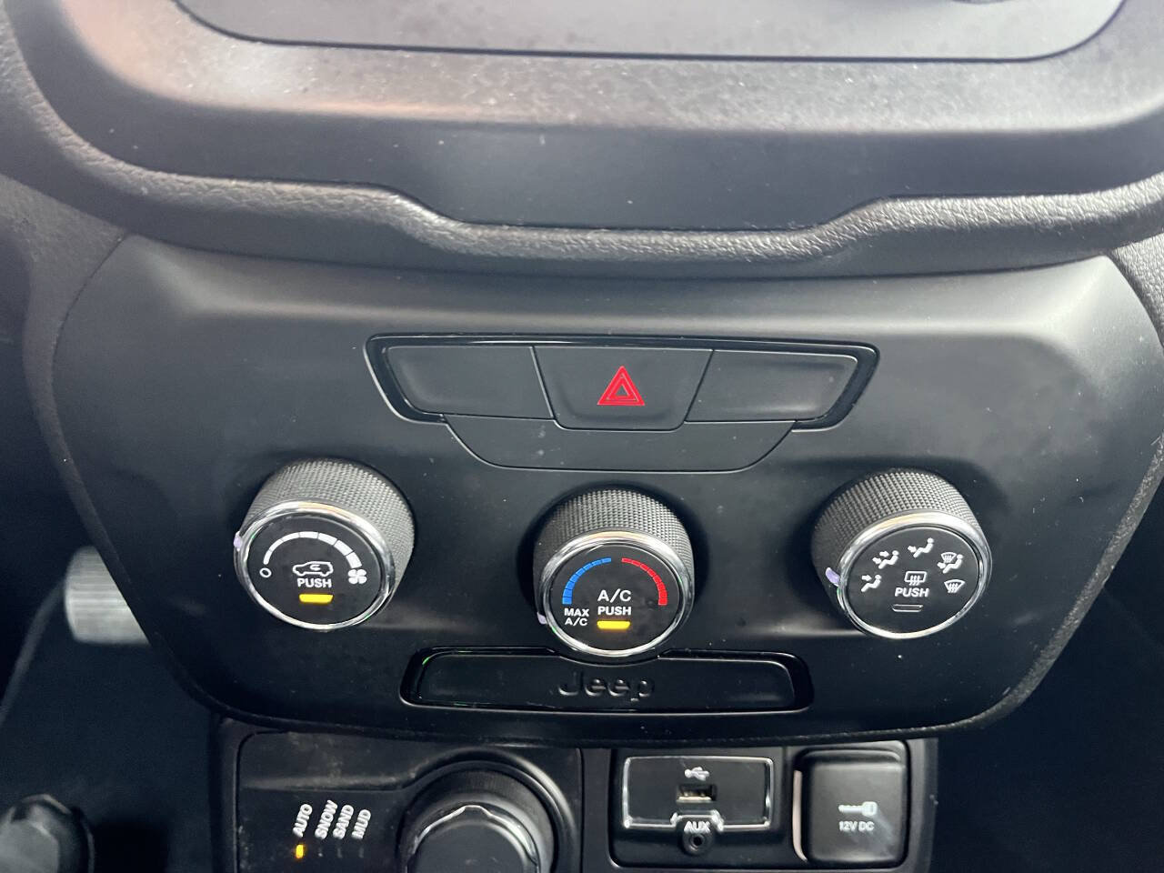Used 2019 Jeep Renegade Sport w/ Sport Appearance Group AWD/4WD image 34