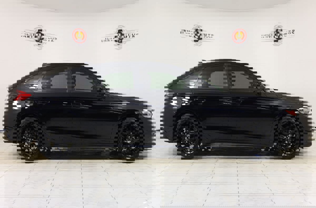 Used 2023 Honda Civic Sport image 2