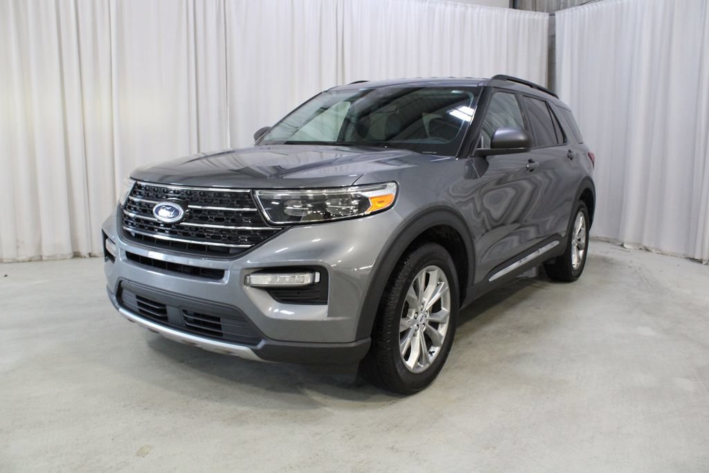 Used 2023 Ford Explorer XLT w/ Equipment Group 202A AWD/4WD image 37